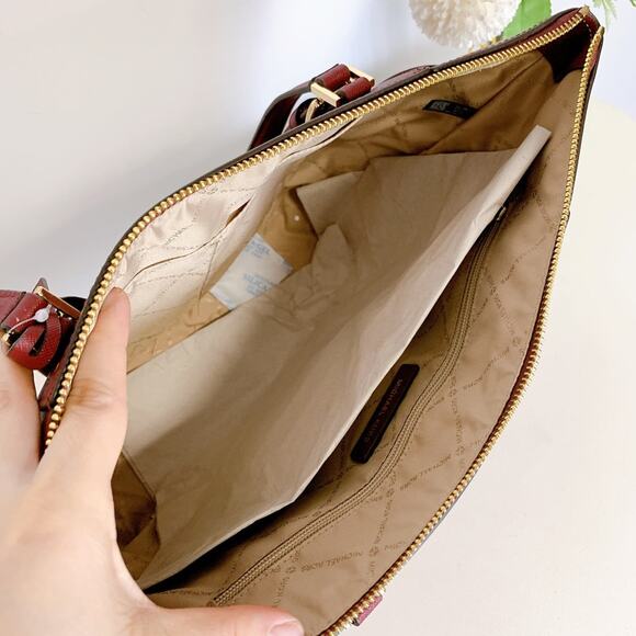 Michael Kors 35T0GCFT7L Charlotte Large Saffiano Leather Tote Bag IN DARK CHERRY - Picture 5 of 6